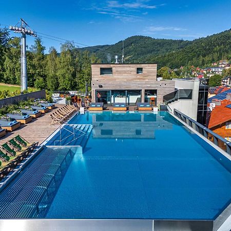 שצ'צ'ירק Hotel Meta Resort & Vine Spa מראה חיצוני תמונה