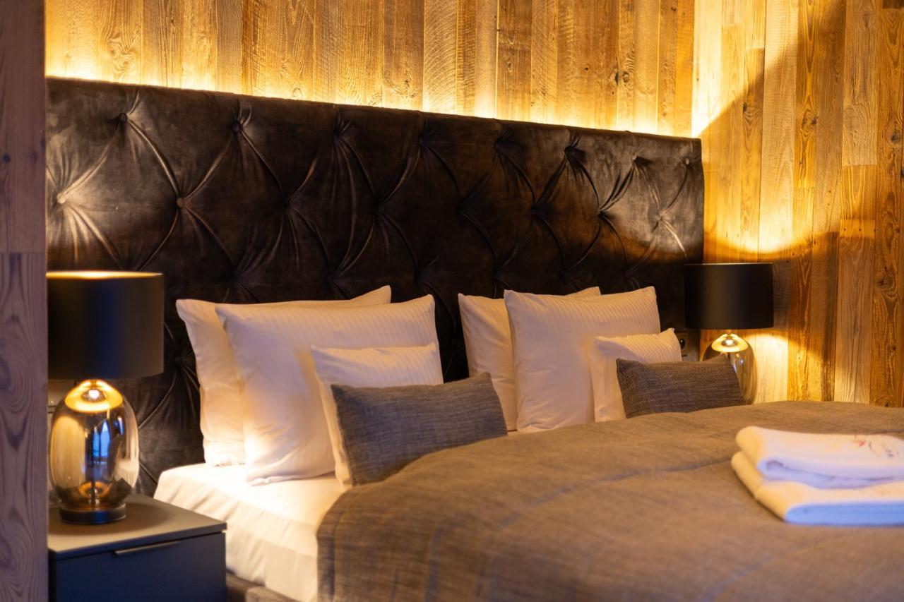 שצ'צ'ירק Hotel Meta Resort & Vine Spa מראה חיצוני תמונה