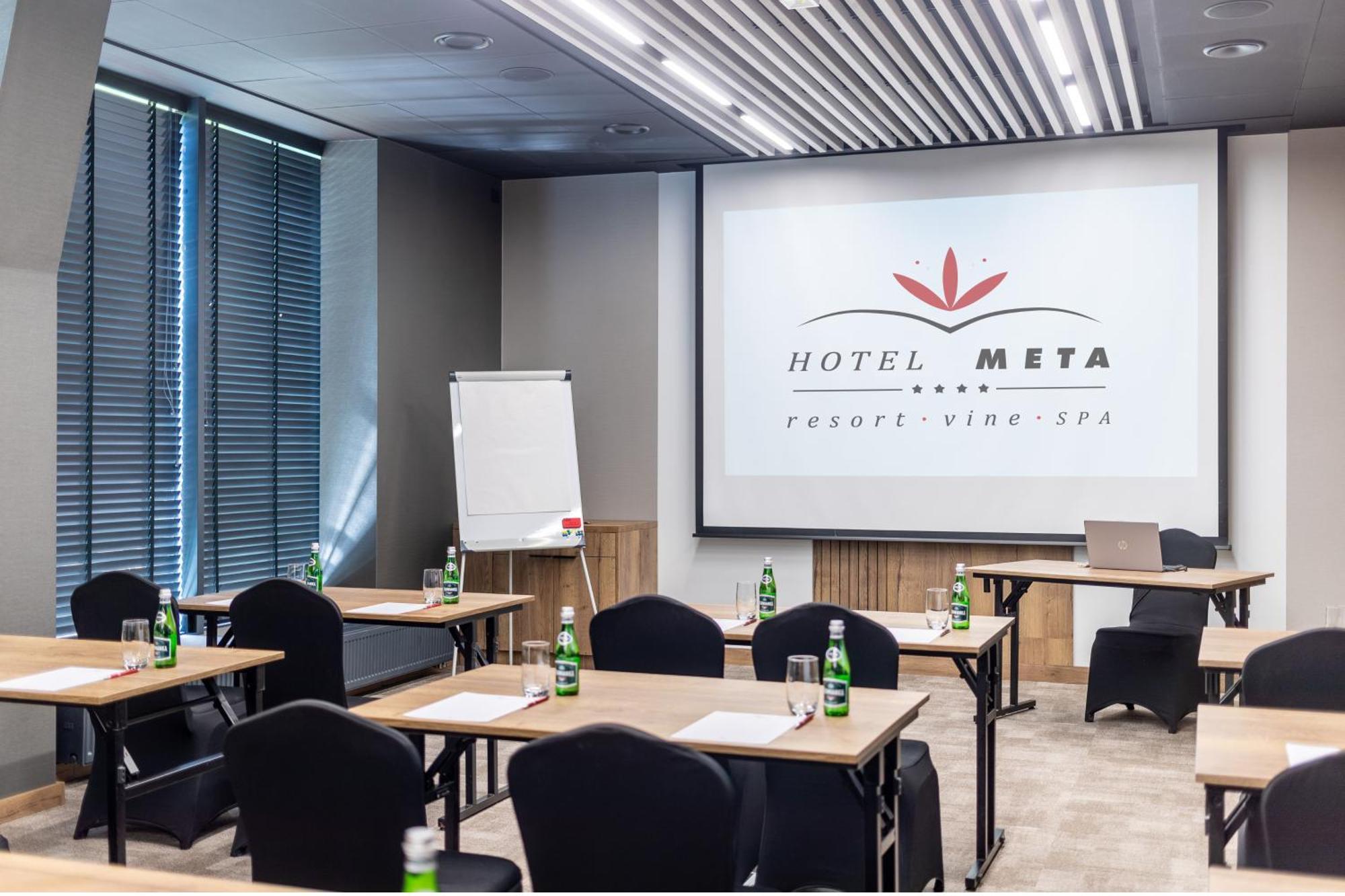 שצ'צ'ירק Hotel Meta Resort & Vine Spa מראה חיצוני תמונה