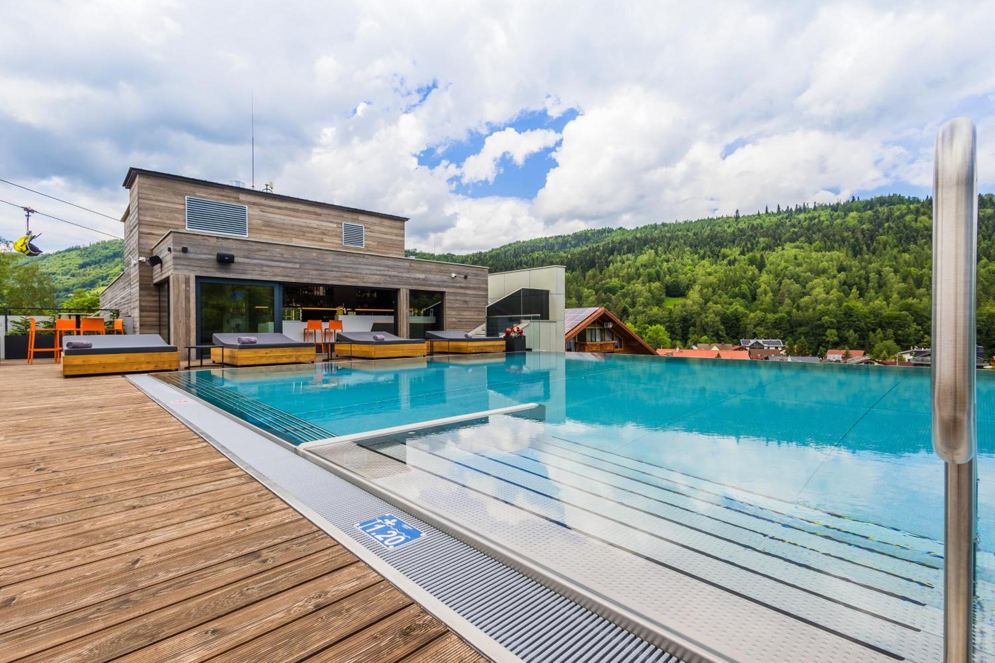 שצ'צ'ירק Hotel Meta Resort & Vine Spa מראה חיצוני תמונה